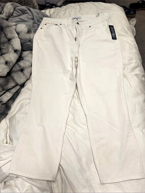 Encore by Idina Menzel Straight Leg Cotton Jeans in White Size 14 NWT